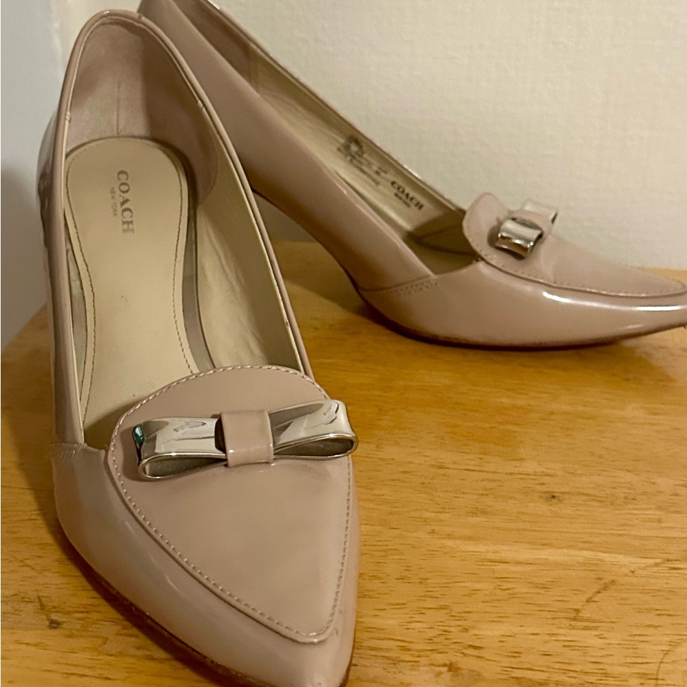 Size 10 COACH Zorra beige heels with silver accent